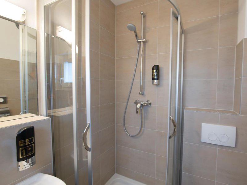 B6B3D6104C9B0D05F2E0DD3AB9E00B83