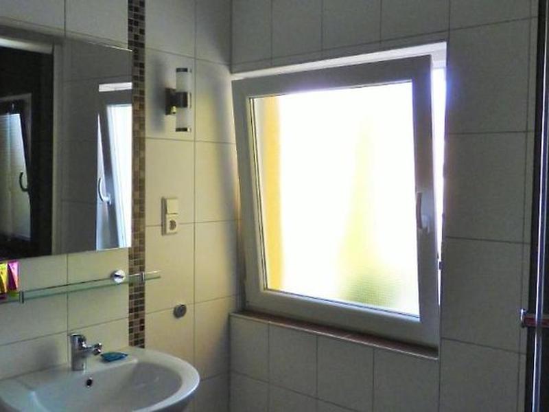 518E6DC7A730C575FAFA8FE495963976