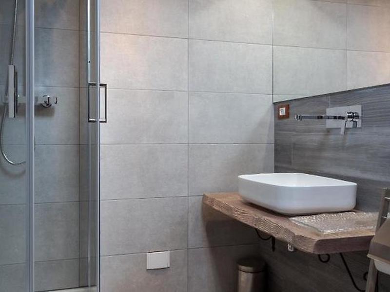 25EDDB1DAD8BA19507B834F774E25A3F