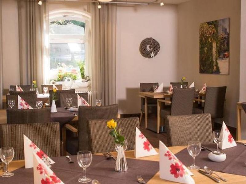 4E8D7D637D28F186FFACCD1DD1DA6504