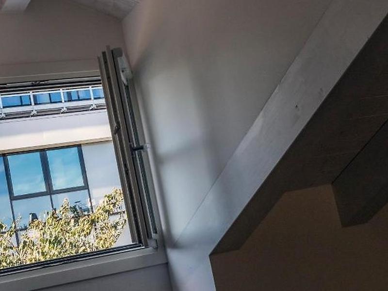 DCF883F11D21E18F68C8F85E304A4698