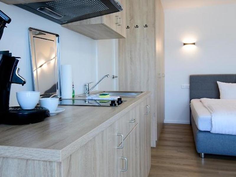 8F9000B1483ACB865EB9C70306D7F5C4