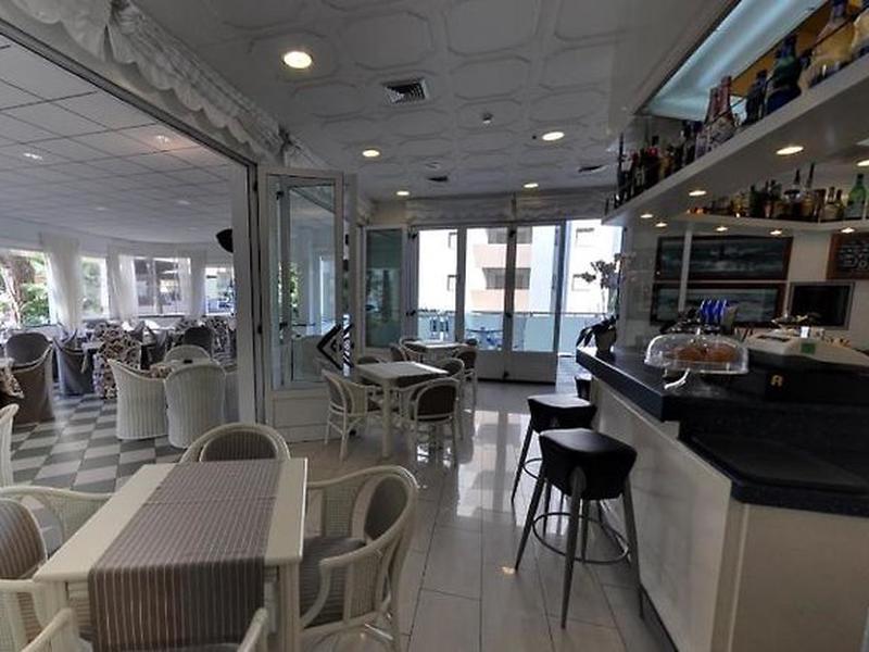 F54C41AC6EFEA398A5E836744179C17B