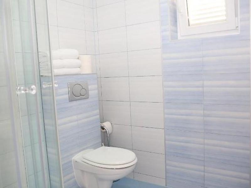 FDA5F8D80B7DCCE193A2CD7CC276A097