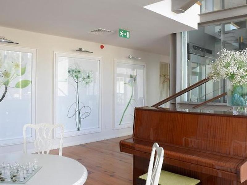 E628CEE03FD7A5B9D3E8B9305E736232