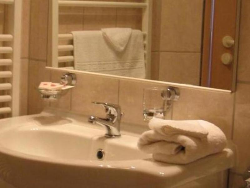 1A26871778099DC40225E9D75B096918