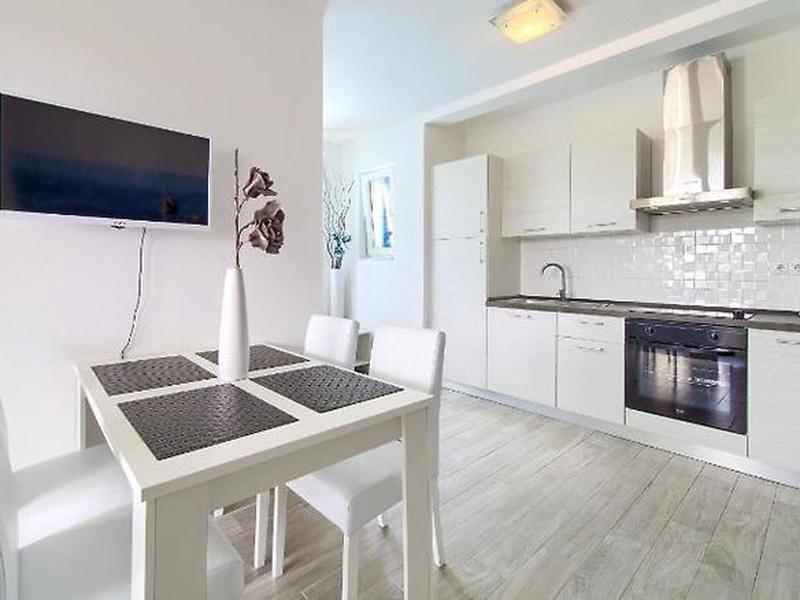 A46F0057177043DE0D817EF97E14F984