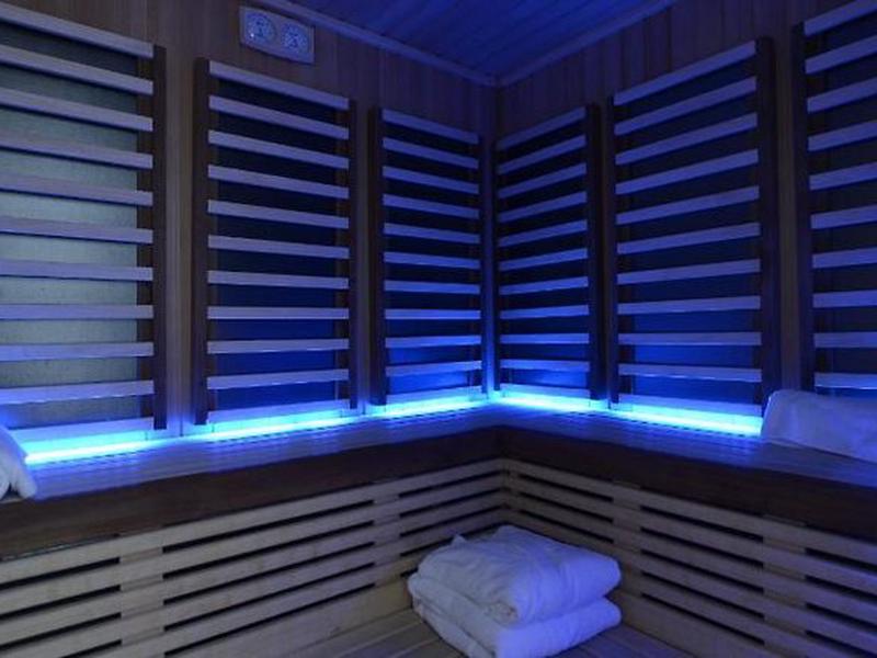 4EF6A1F2379C6408248BBF7F01B416F9