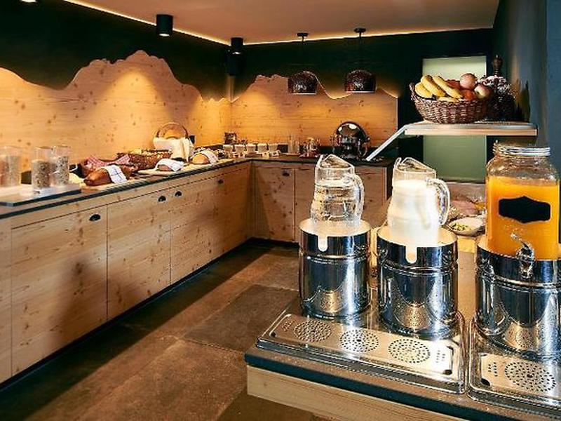 E16F7B67C04F2B0012703156F74B469E