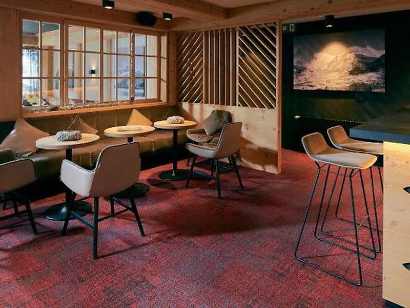 E685ACD2CFA7F574F7B8B5FA4F09994E