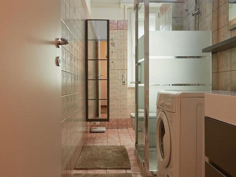 E9A86350A5FE6A1D46EE5117E91C09EC