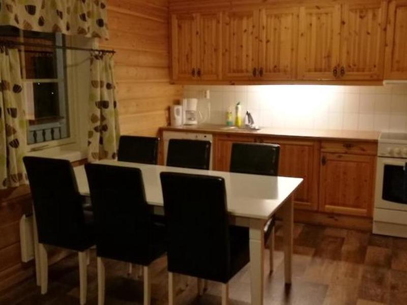 EB6139109EDA559935A8D53E6E03ABAA