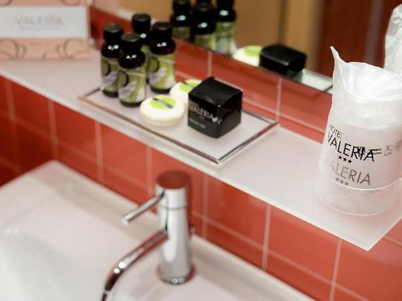 F1DE0B56D3686B95A382E4AD318E2F3A