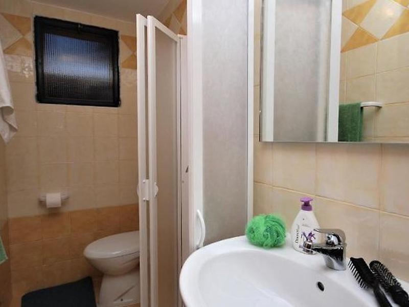 8895BC5BEFF664A92E80FB4D9B838E0D