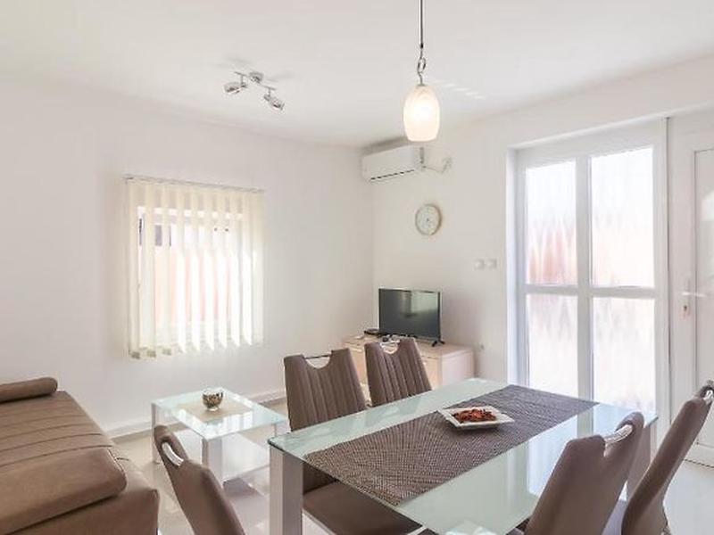 D75F8ADCCABBD0D62E6BD5D5FD6BF744