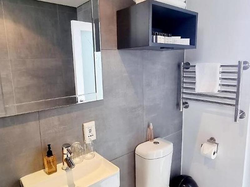 5B94FC3E6D90F9604FEDCB39AC0861F9