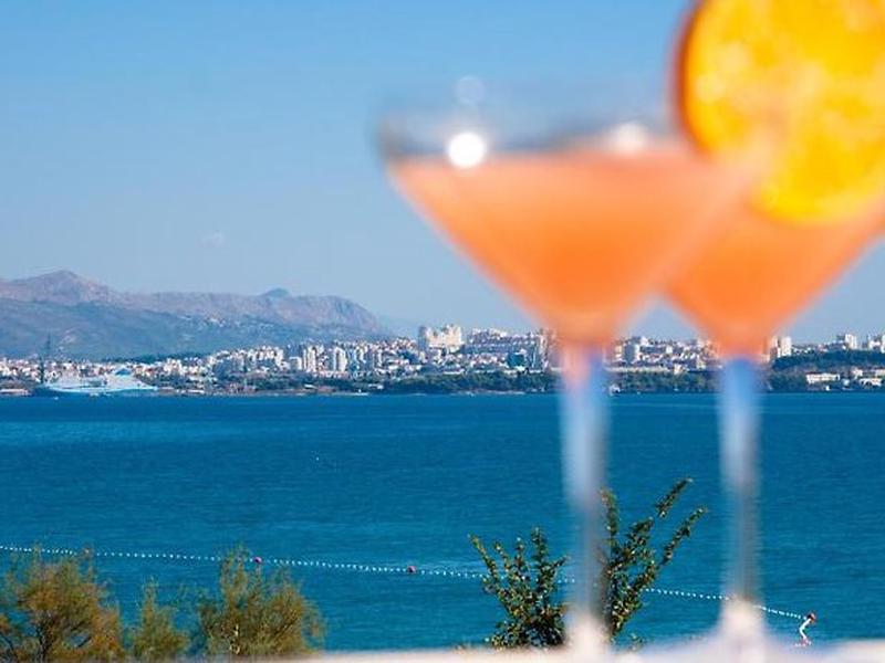 8DAAE5C89DB911AAEEF6AD24B7A4266E