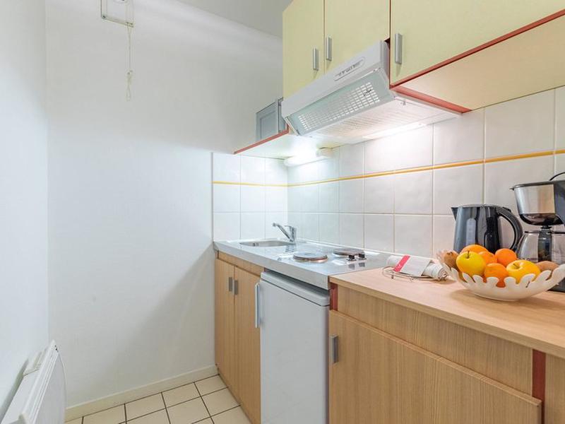 A98429AA426932A8330A32C56B6F661A