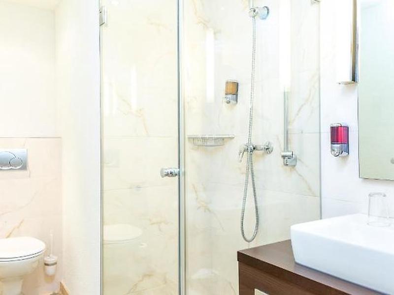 5E83682390E261C96D69F6225EF3FAC5