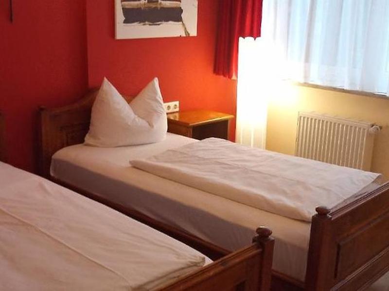 ACE890B84870E3844014F08FF46E8758