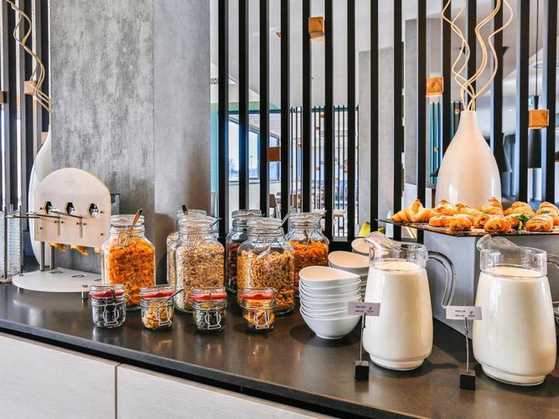 F4C8F38AE9344B6923A85E8038B4452D