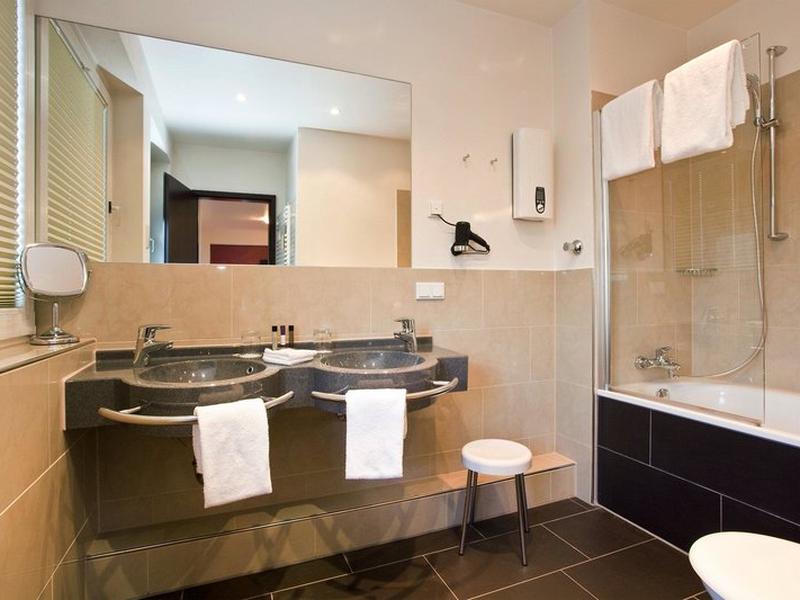 05FD765DFFF6F1677D2AB787A032279D