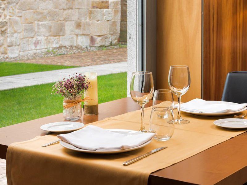 30DA8D9AE7F0C293FADFD14443447103