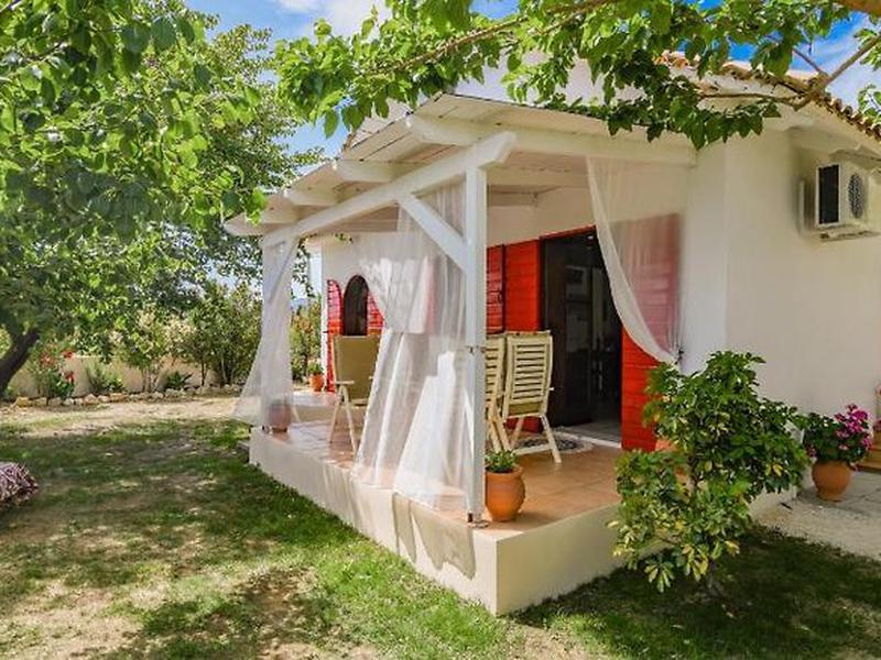 4AEFD9EB0BADBFBF065A1593FB3FC02C