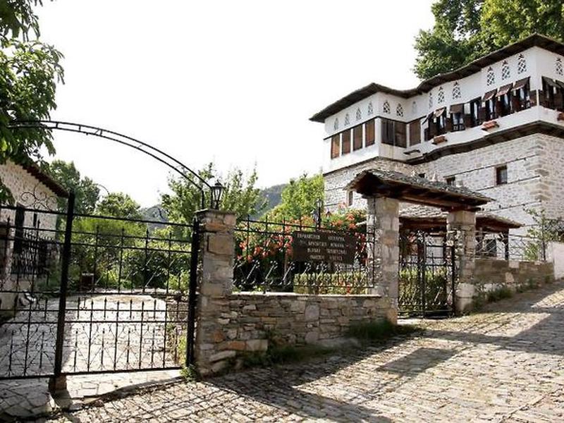 E150DDB0C46D592F4F59792ADE5B377E