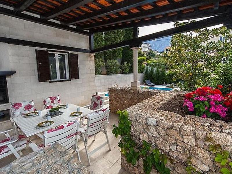 F50CA4615666860EDEAD52D01737E8E6