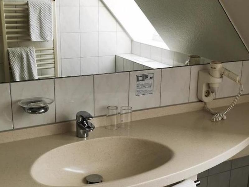 0E147319F88F84AA4BD81C9228D42469