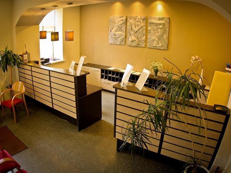 377561A04BA7DA012C2FD9BA83C279D5