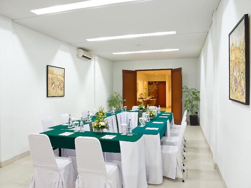 5D52956FF945F99A75920145EEF66177