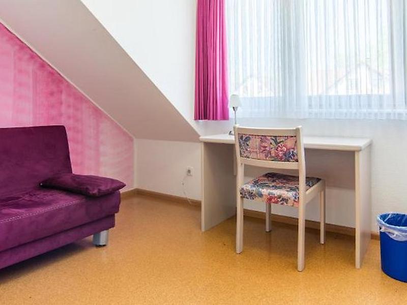 4F71B092CAD7533A38B5123FB828E1AA