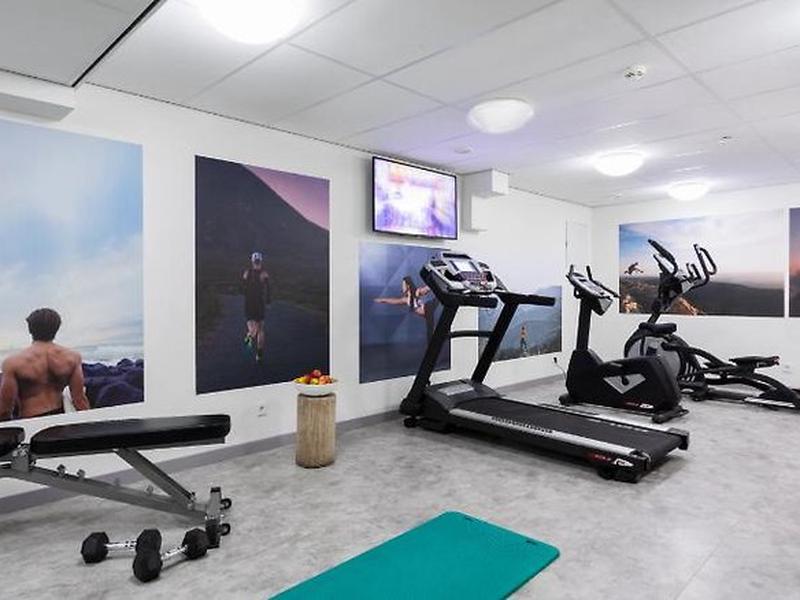 2402AEBA42BDFD371B5CDE48D341F76E