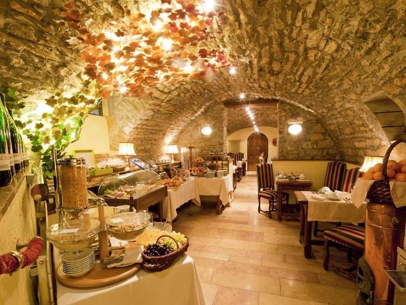 8BADAADFE249E3E21E01B4F4D72C37C1