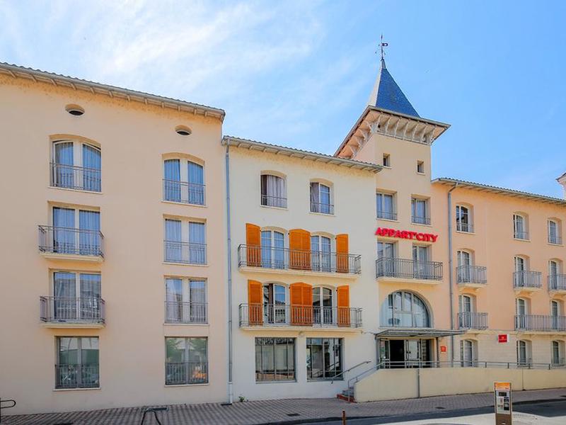 40D726BFD47360C720528E389B1F6032