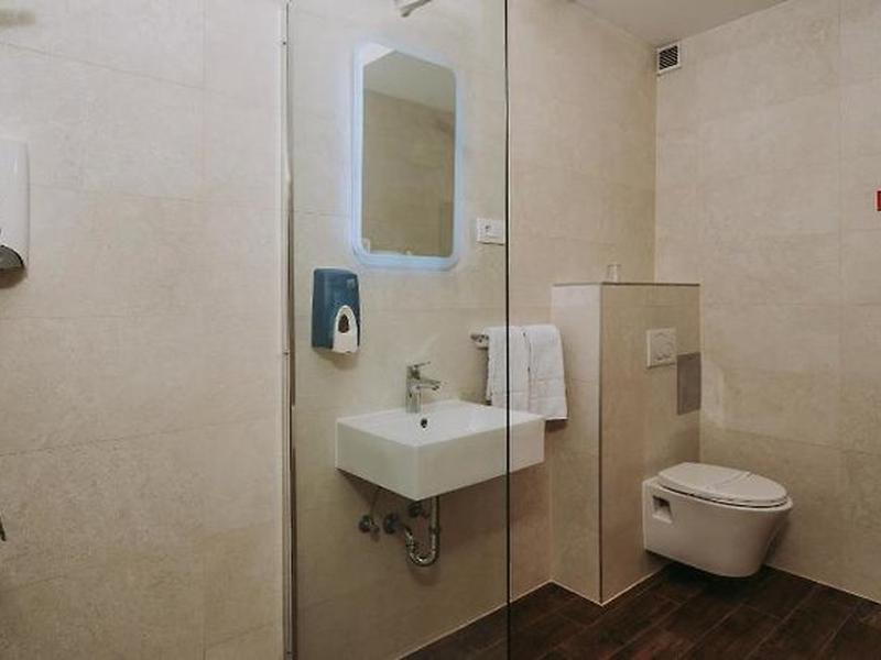 AE96CDA9DBCABED2DBB4376F9D9FC047