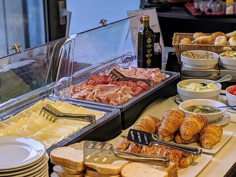 5677D3FBA4447422064255E24E94F5A5