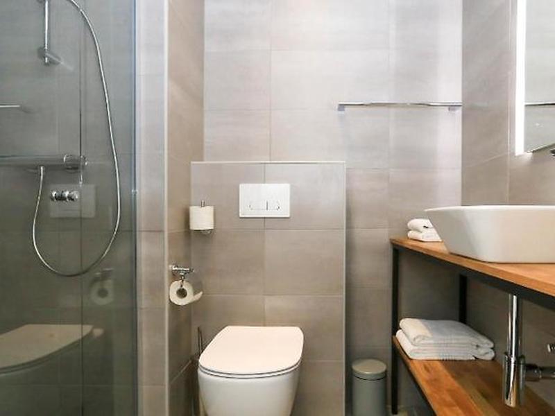 53F04125CA0028E04B0F9EC583326C42