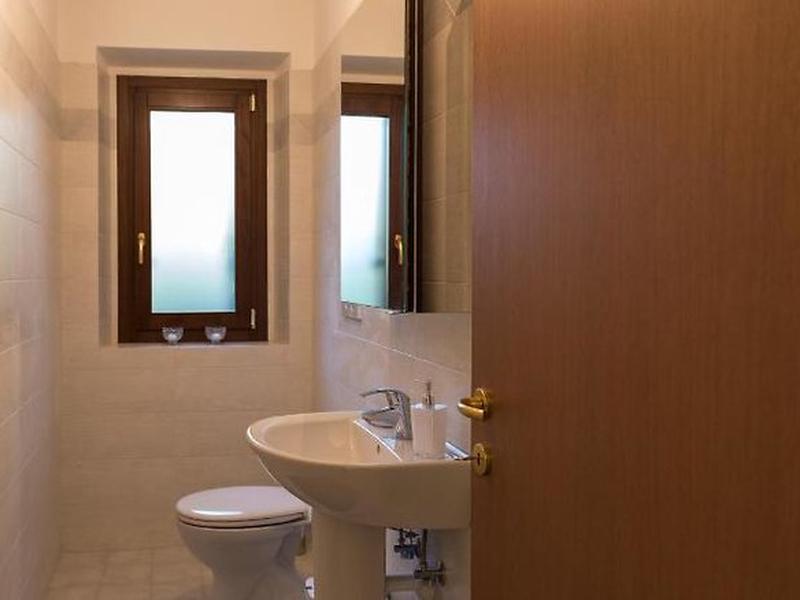 E0B1A1FD646DE7064D90B6EBD4EAF39C