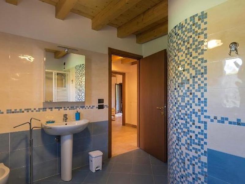 4CE718A89A98C8D277E95AC581306D84