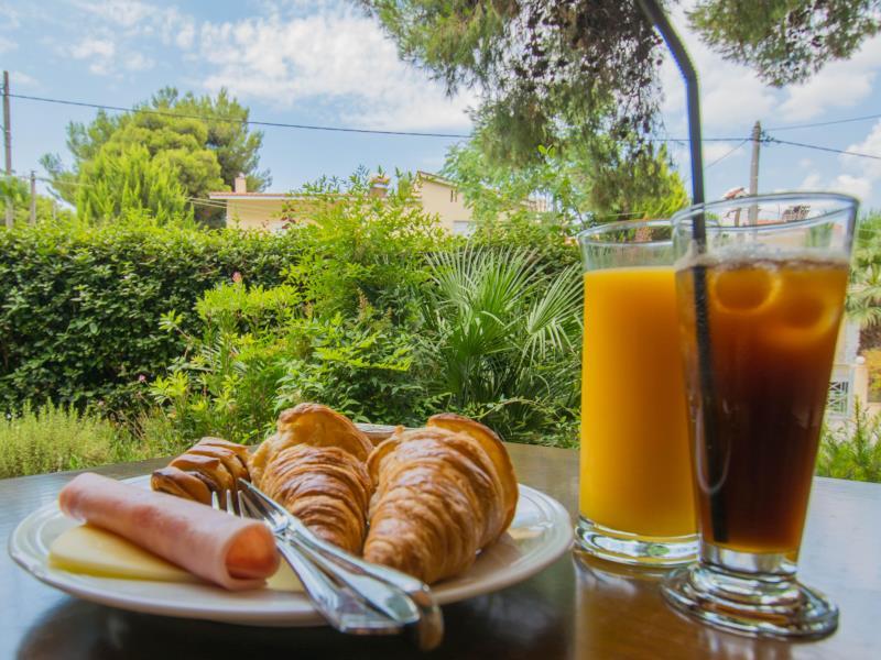 E5B7752188AD48E39BE72ECC1C4F5013