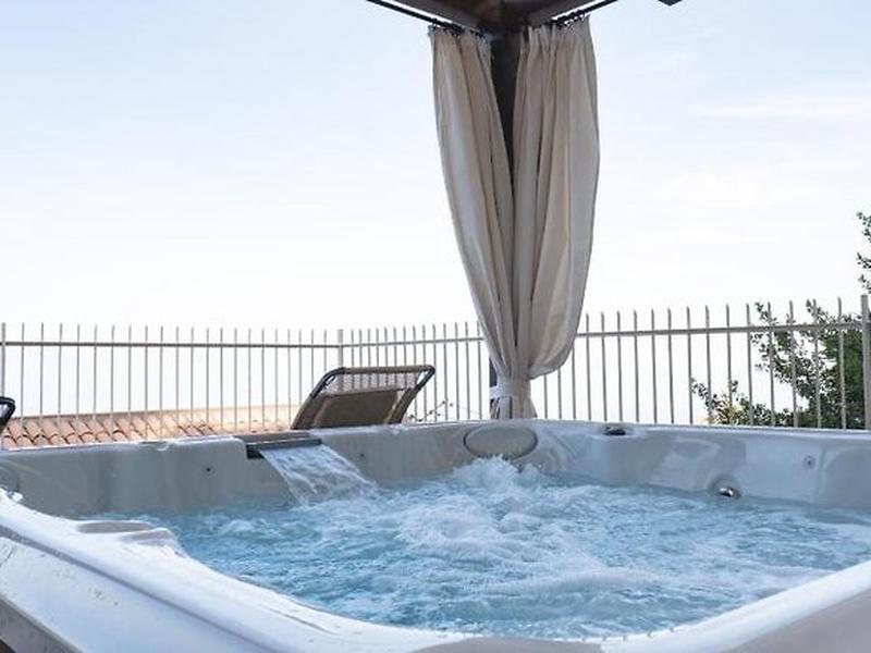 A8126ACDD618BB4EE5E2B7F79A41AB60