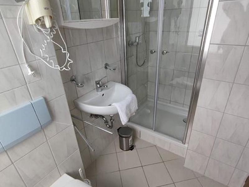 75705E17791AED00BA75E4445BA4690C