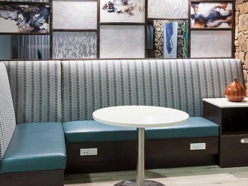 FFC6E165F828D597A6922B89195AAA82