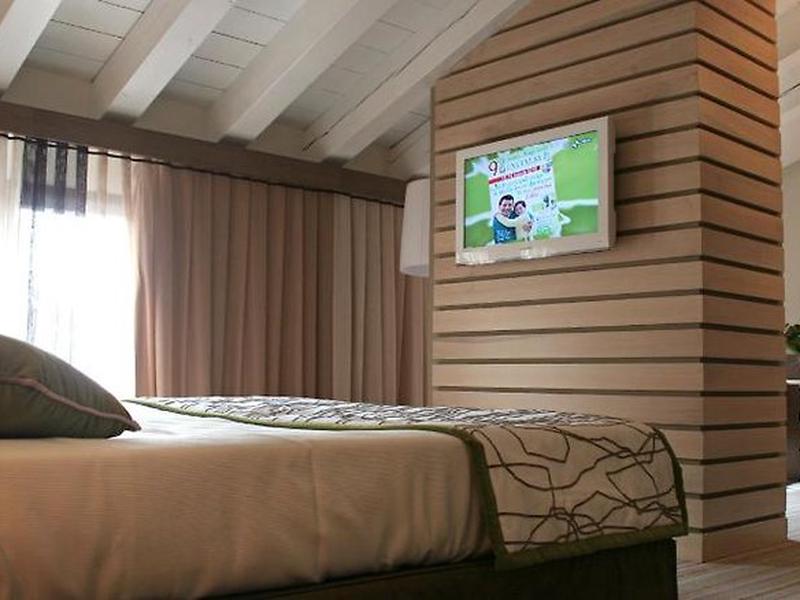 48F761A39C4EAD7B4AAB17FB84959F36