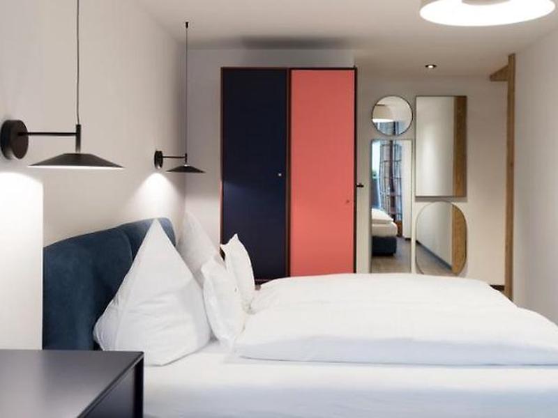 21024A4F63B7E4D025E5F075E2264AC2