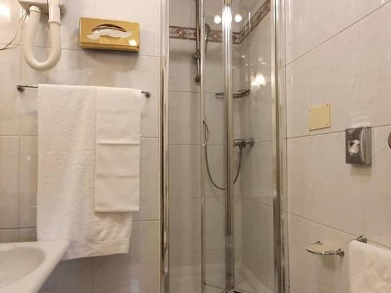 57D0E0354A1DC82BF4D100213E08B08D