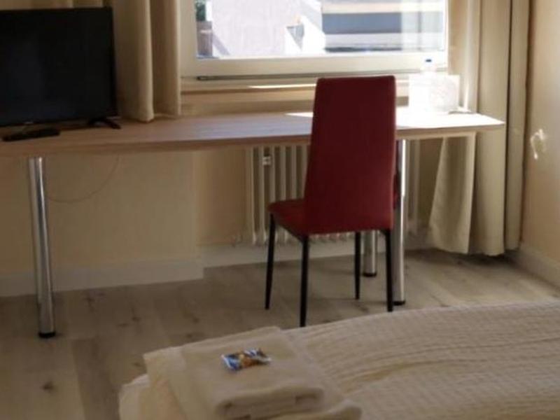 35C47E44DC9825EF25BD9E51F0EBC606